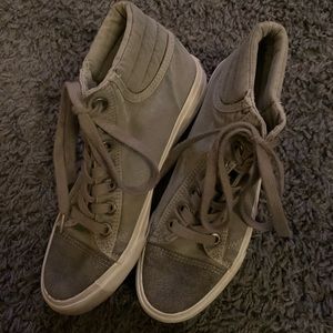 HIGH TOP SNEAKERS